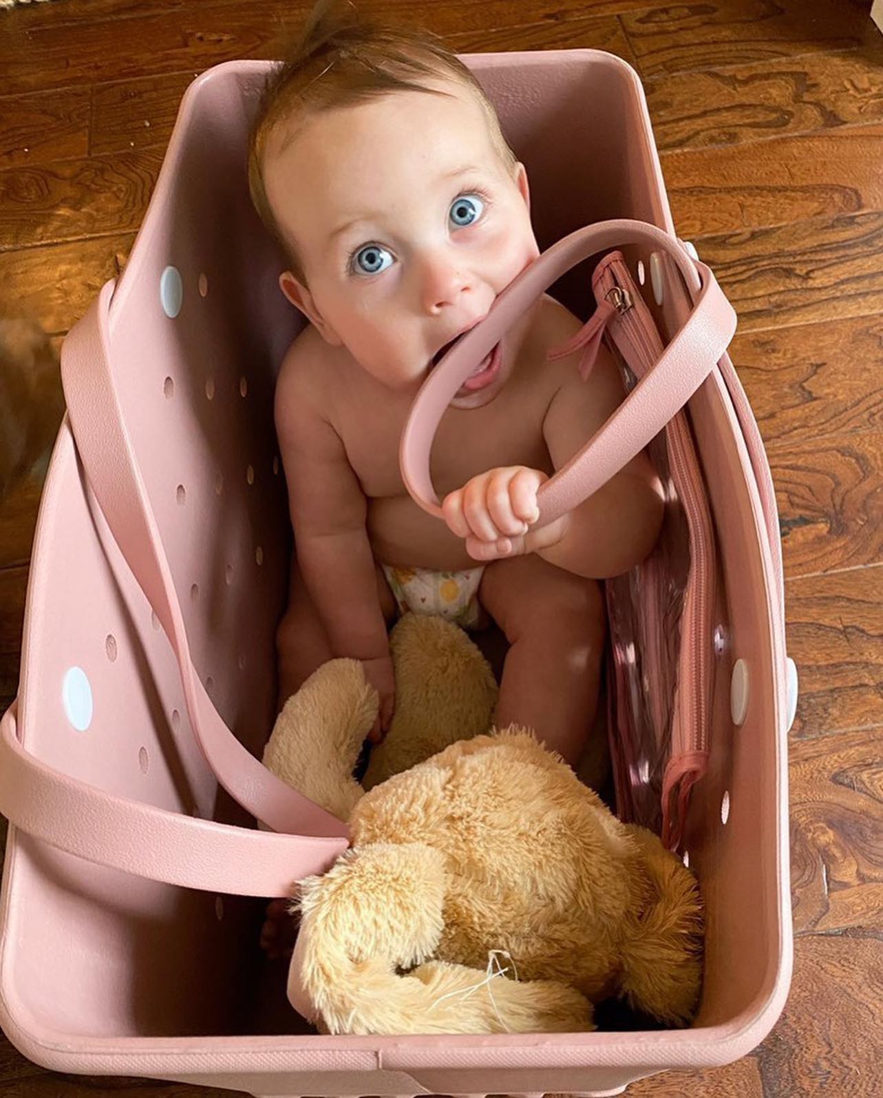 Pevná plážová taška - barevný design a velká kapacita