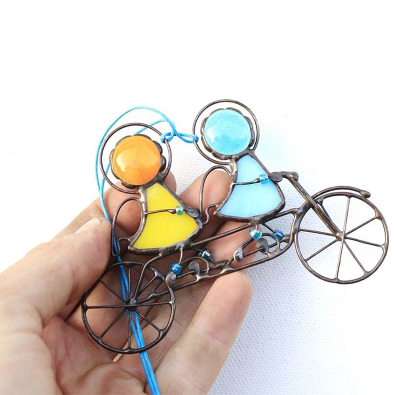 קישוט תלוי – השתקפויות זוהרות ואלגנטיות