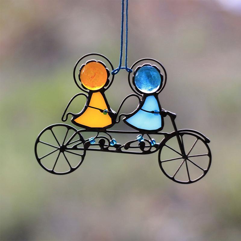 קישוט תלוי – השתקפויות זוהרות ואלגנטיות