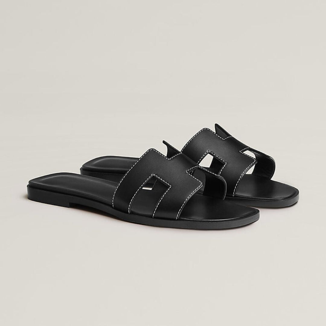 Brigitte | Sandalias Planas Modernas – Diseño Aéreo y Estilo Urbano