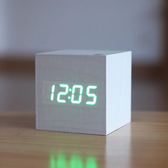 Digitale Klok Cube – Minimalistisch Ontwerp En LED-display