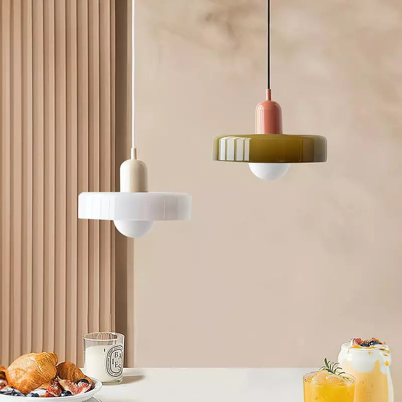 Gekleurd Glazen Hanglamp – Verfijn Uw Ruimtes Met Stijl