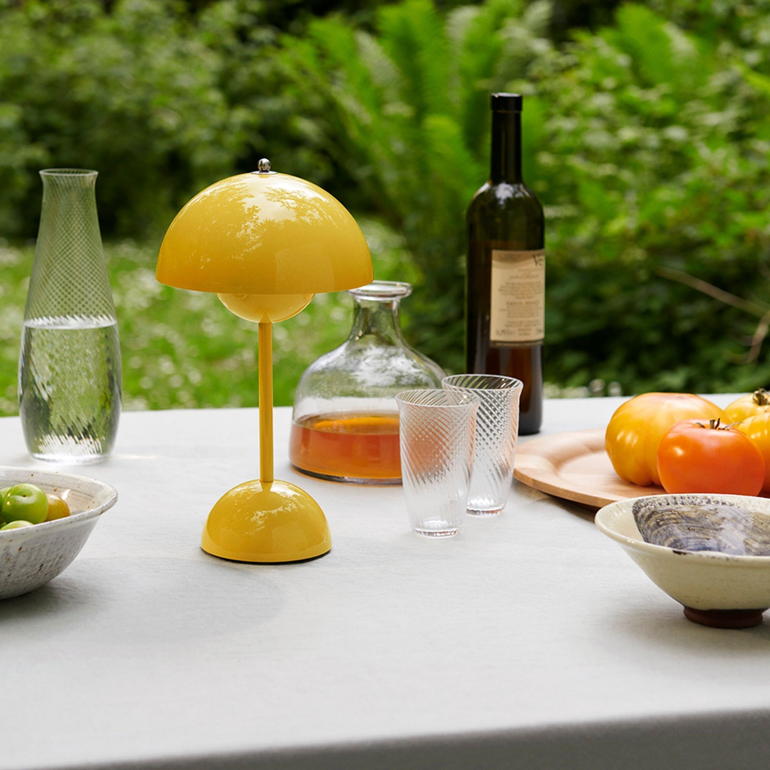 Stolní LED lampa – moderní jednoduchost a funkčnost