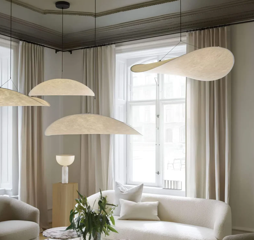 Håndlaget Taklampe – Naturlig og Ekte Eleganse 