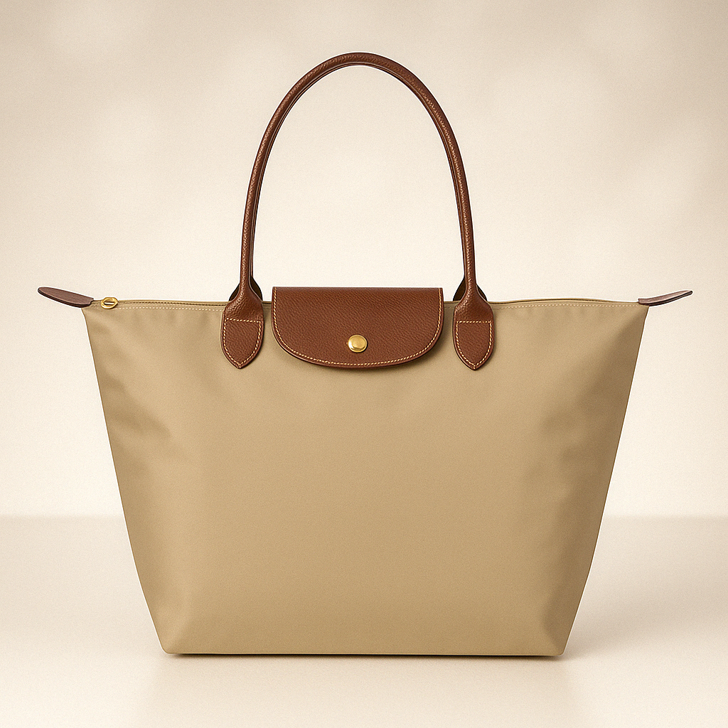 Pretty | Waterproof Tote Bag – Subtle Design and Careful Finishes 
