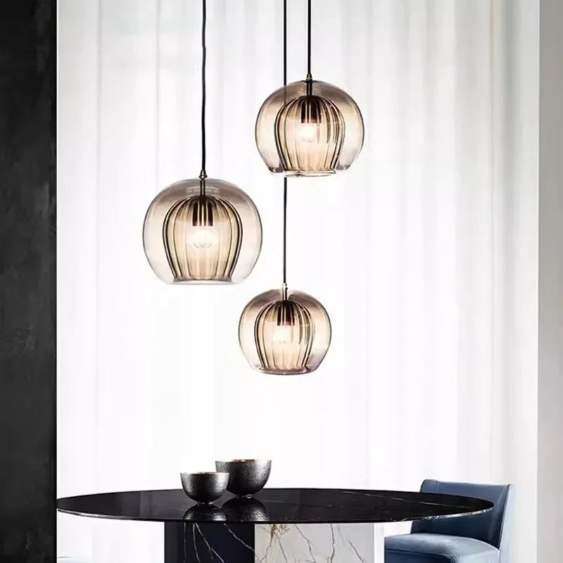 Moderne Glaskugel - Sanftes Licht Und Raffinierter Stil