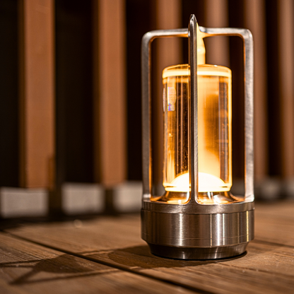 Lâmpada de Mesa Recarregável – Luz Filtrada e Estilo Intemporal 