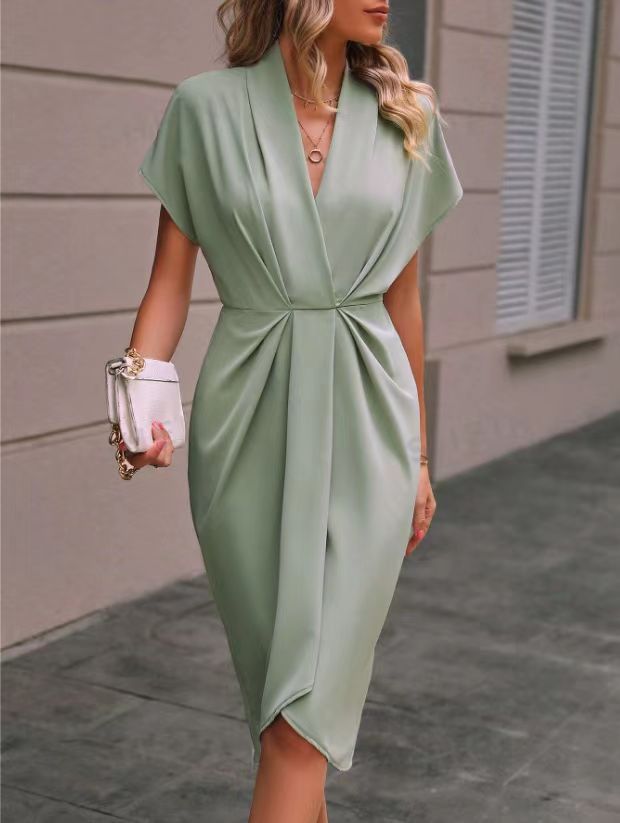 Nadia | Krysset Midikjole – Elegant og Feminint 