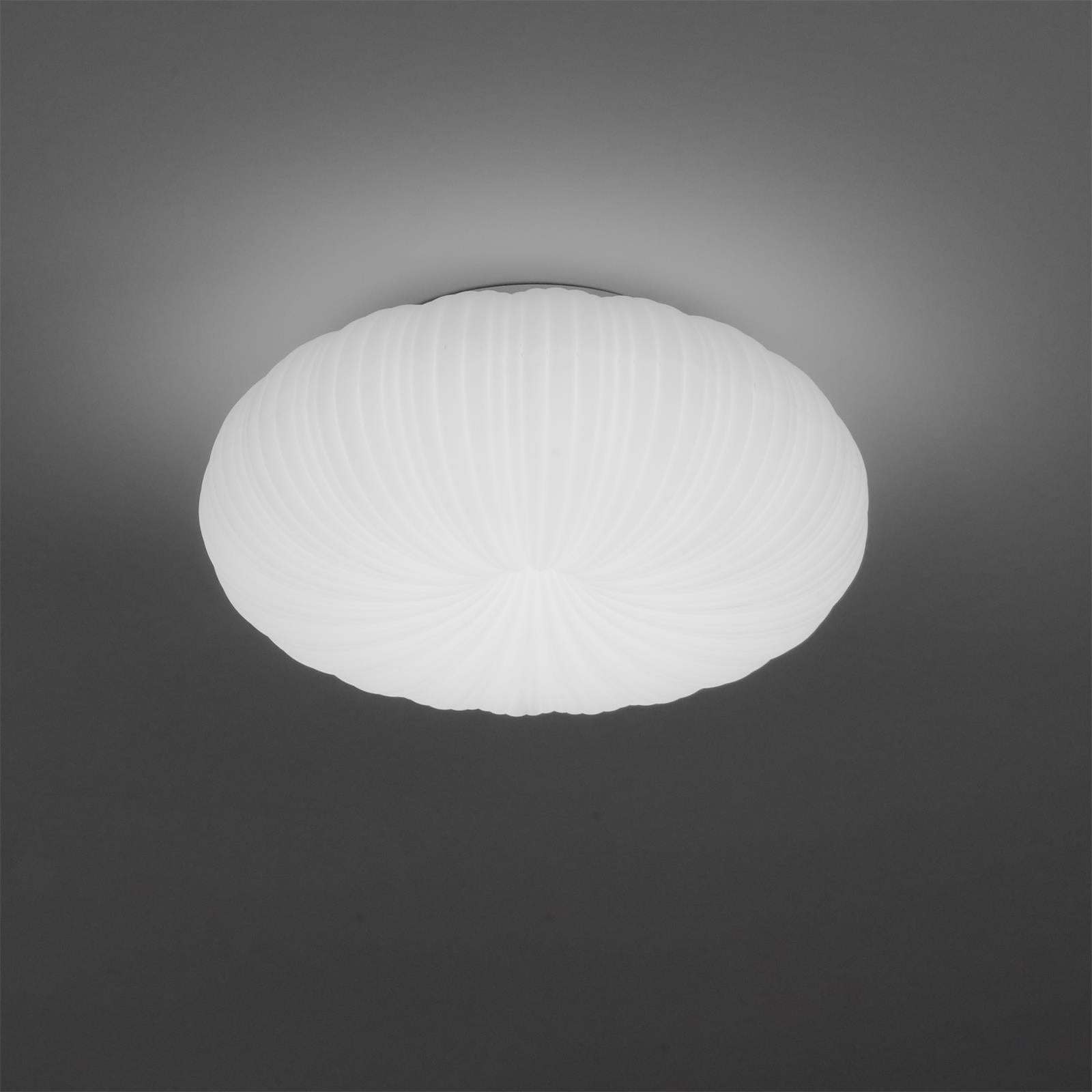 Elegancka nowoczesna lampa sufitowa – regulowane światło i spersonalizowana atmosfera 