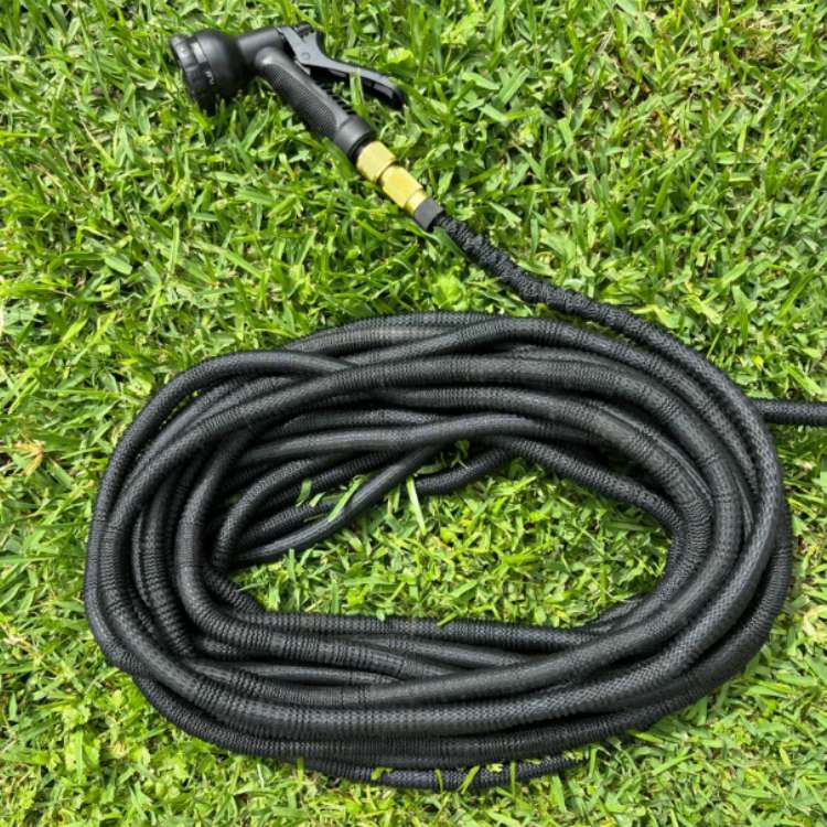 Erweiterbarer Gartenschlauch – 30 m lang und ultra kompakt 