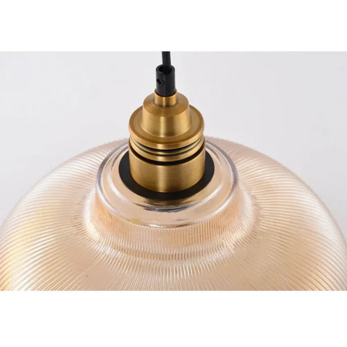 Suspensie din Sticlă – Design Contemporan 