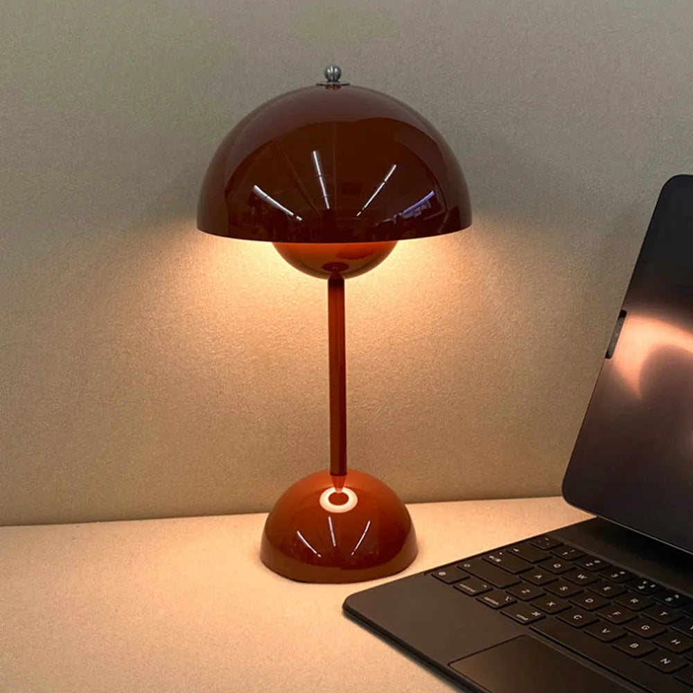 Hordozható Asztali Lámpa – Modern Design és Nomád Világítás 