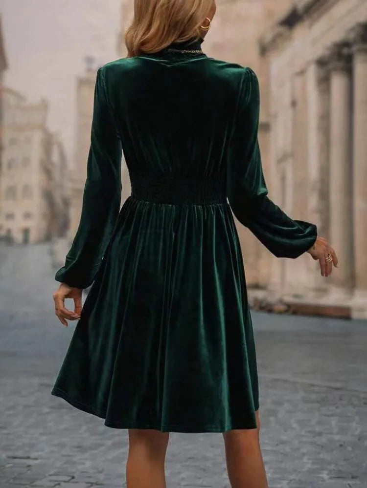Ornélia | Rochie Elegantă – Stil Guler Rulat și Siluetă Elegantă 