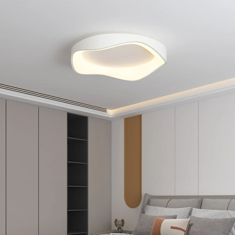 Asymetrické LED stropné svietidlo – Trend a elegancia 