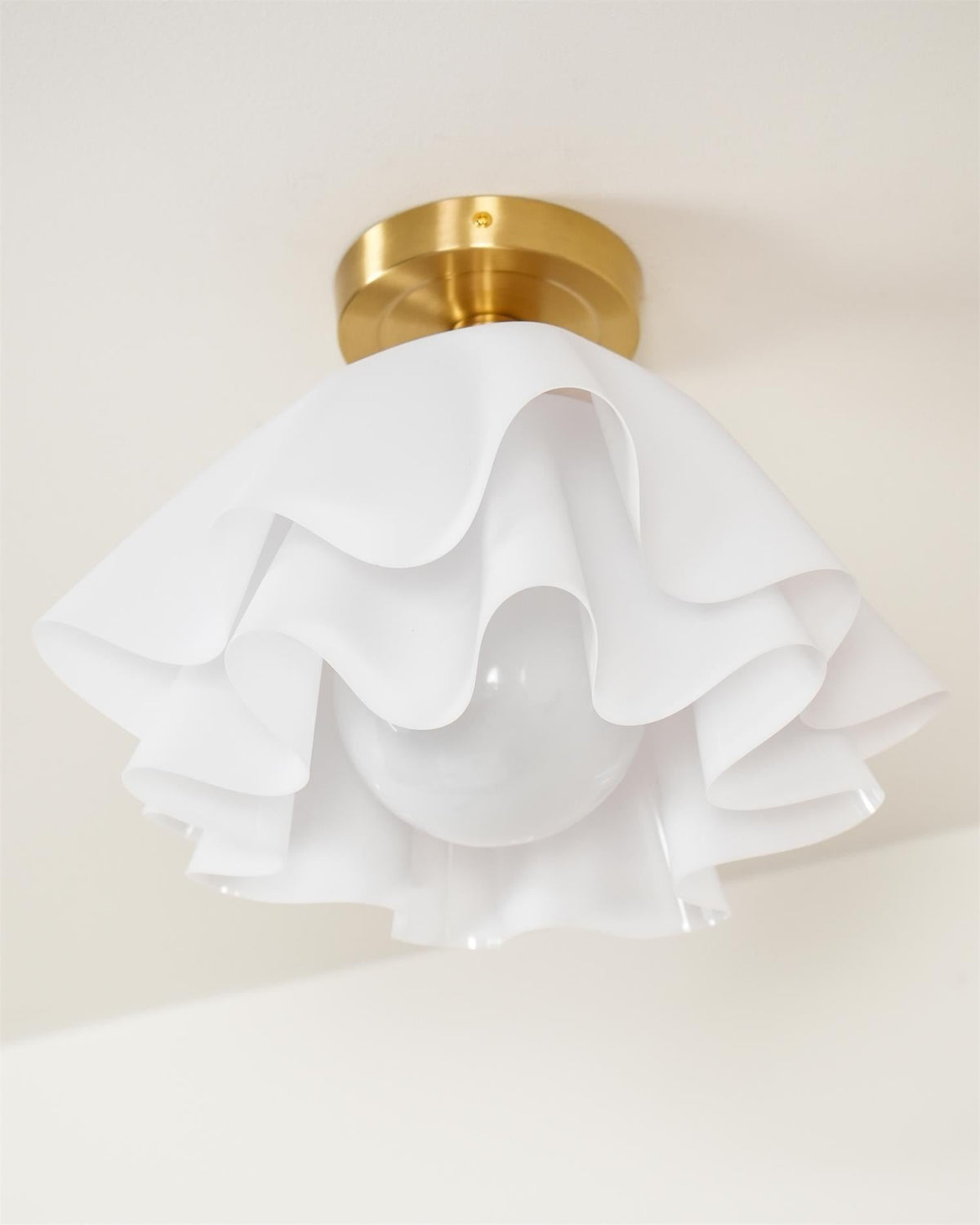 Moderne Elegant Loftlampe – Raffineret Belysning Og Varm Atmosfære 