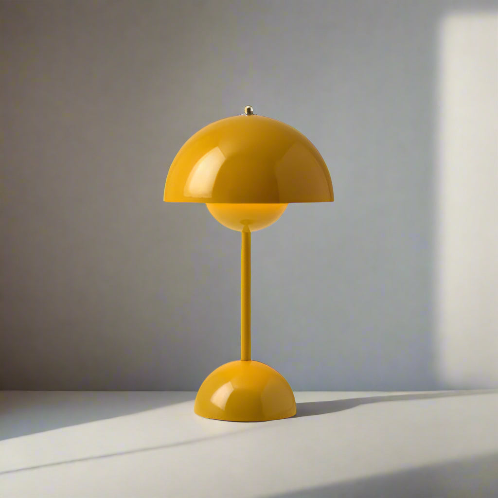 Hordozható Asztali Lámpa – Modern Design és Nomád Világítás 