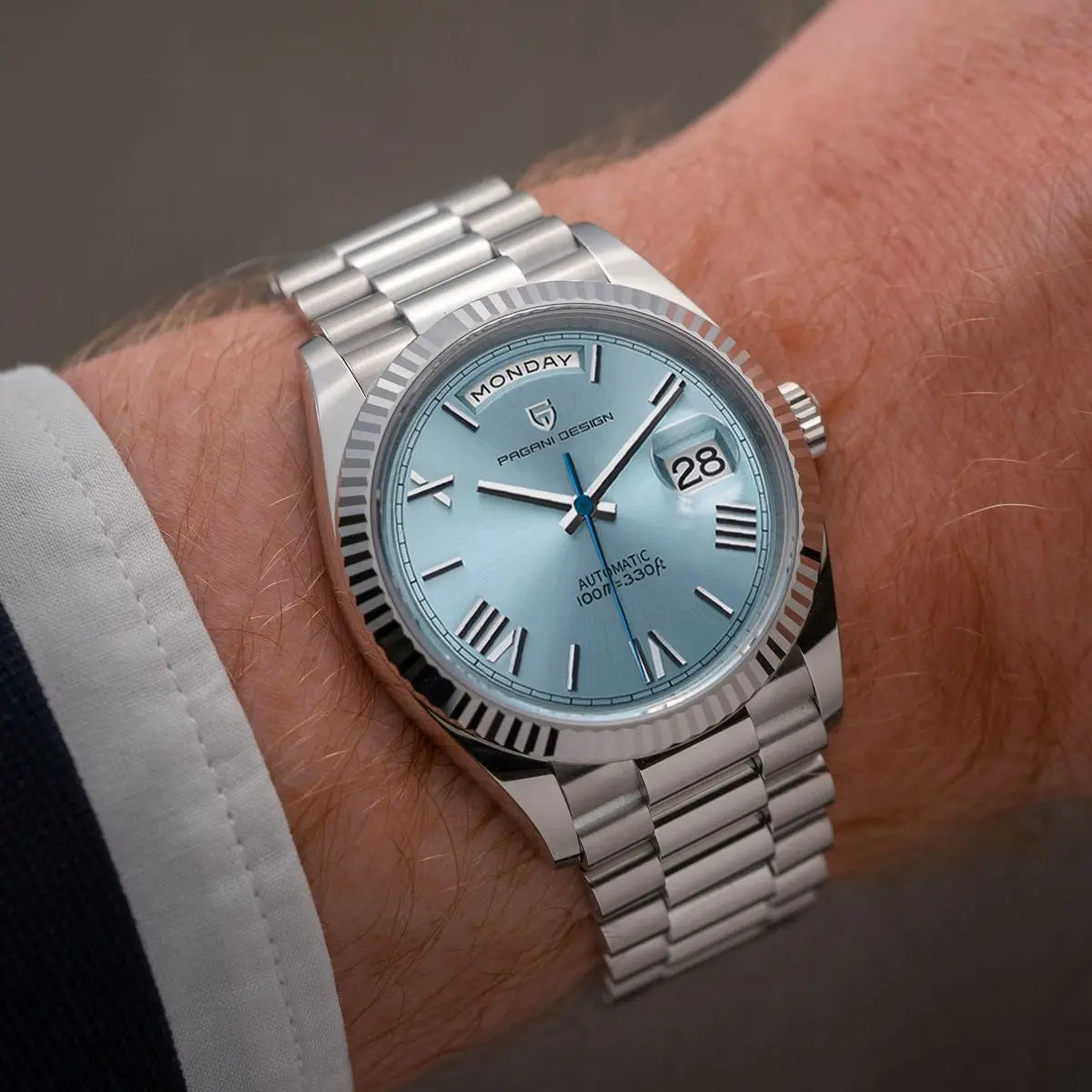 Luxusná automatická hodinka – klasická elegancia a presný mechanizmus 
