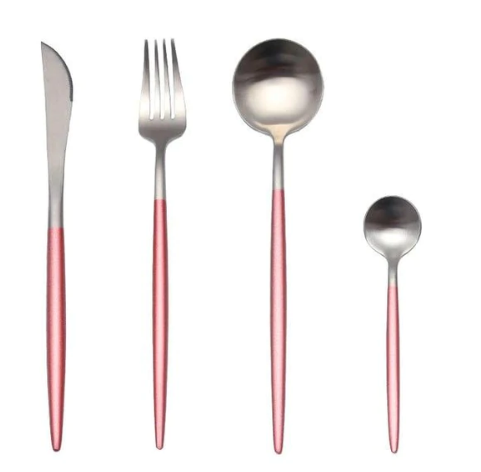 Set di Posate 24 Pezzi – Finitura Chic Per Tavola Raffinata 