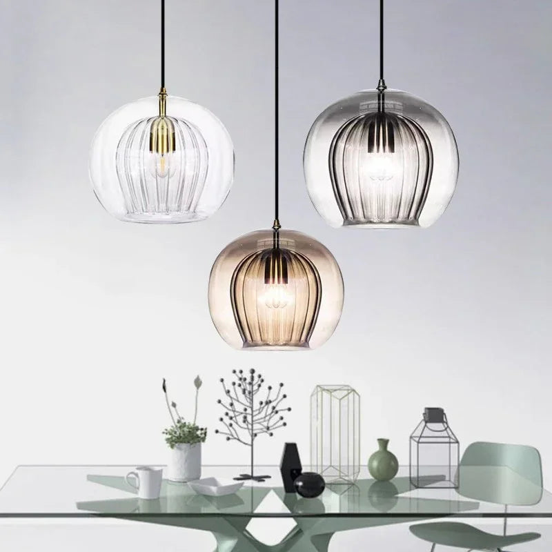 Moderne Glaskugel - Sanftes Licht Und Raffinierter Stil