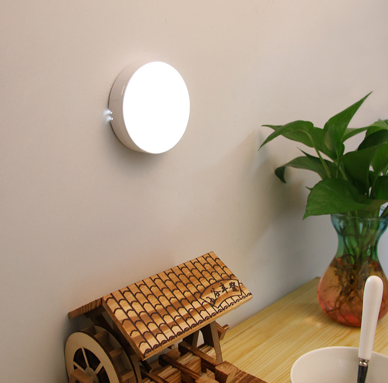 Bevægelsesdetektorlampe - kompakt design og høj følsomhed