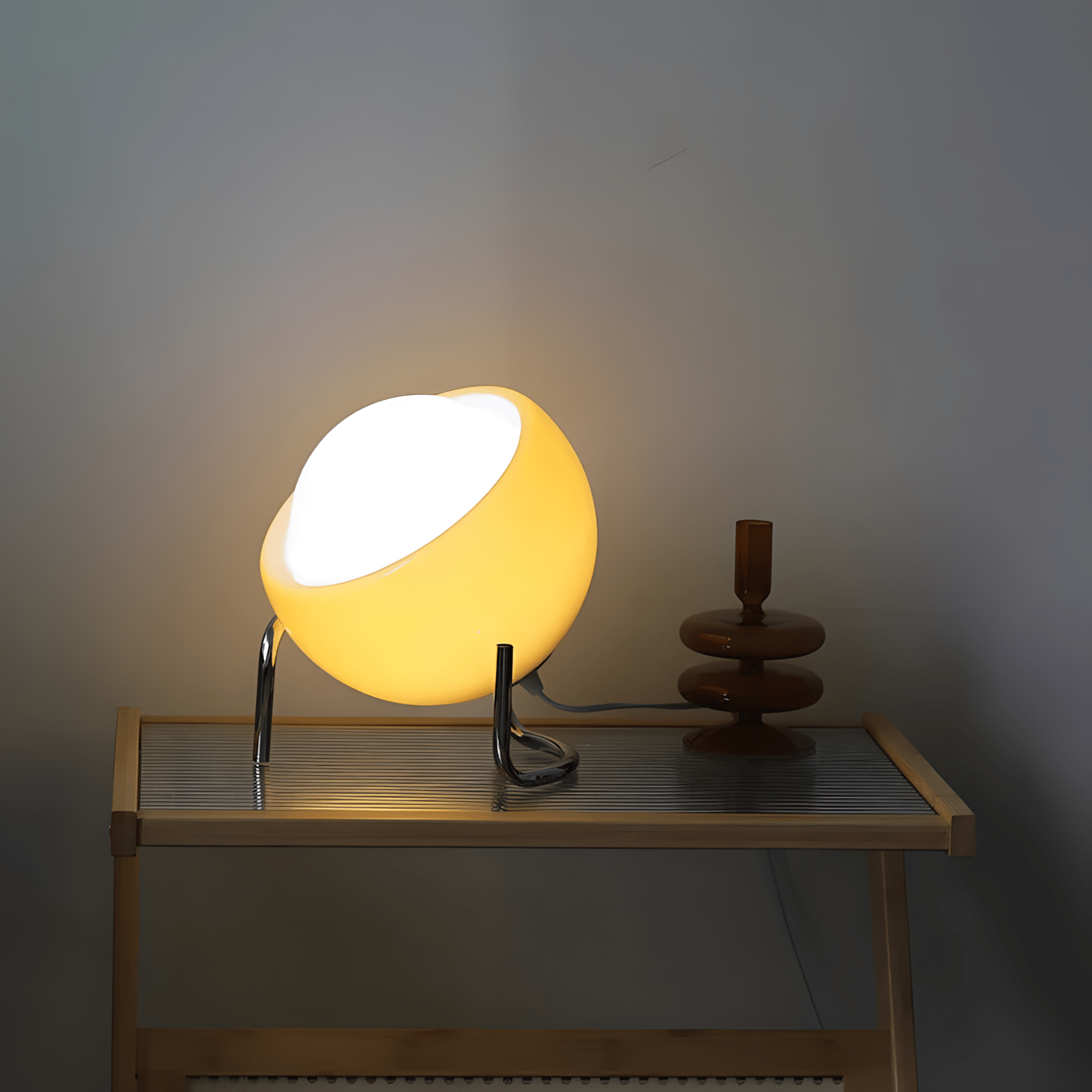 Noordische Tafellamp – Elegantie en Simpliciteit 