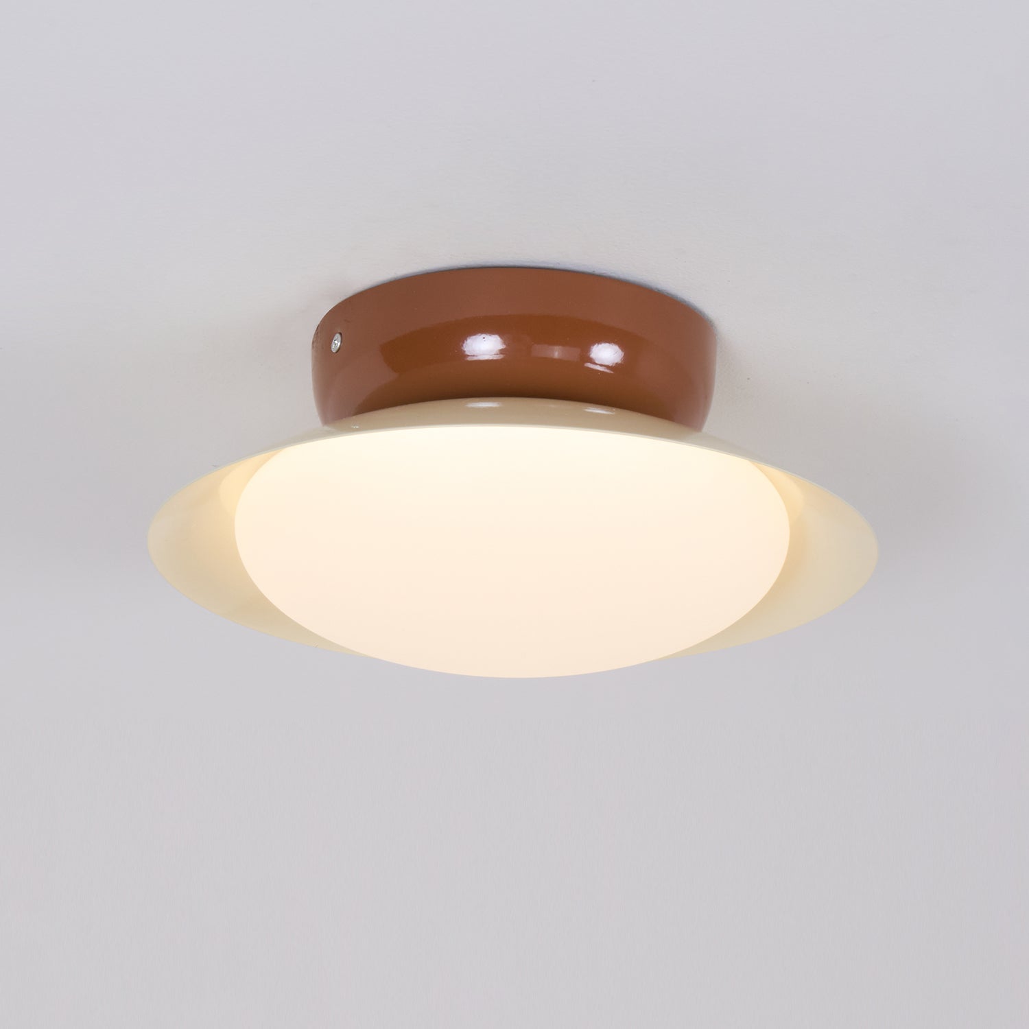 Okrągła lampa sufitowa LED - naturalny blask i dyskretna elegancja