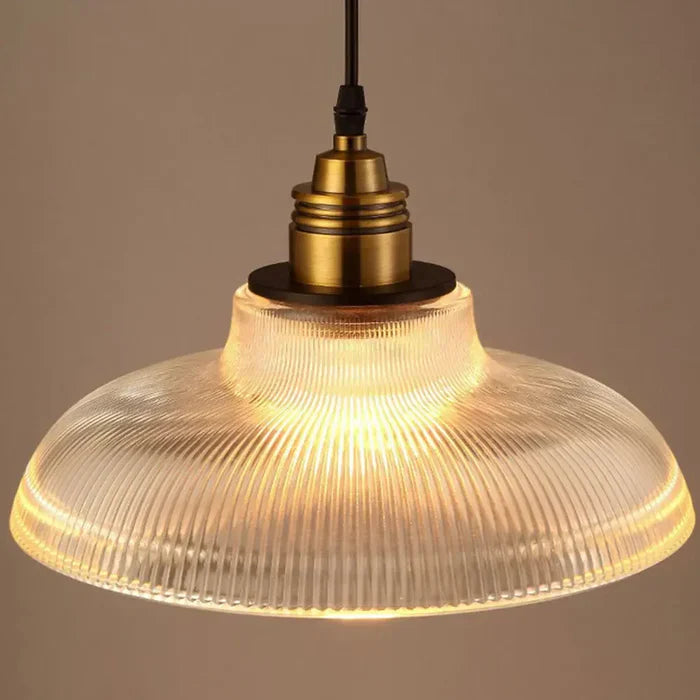 Suspensie din Sticlă – Design Contemporan 