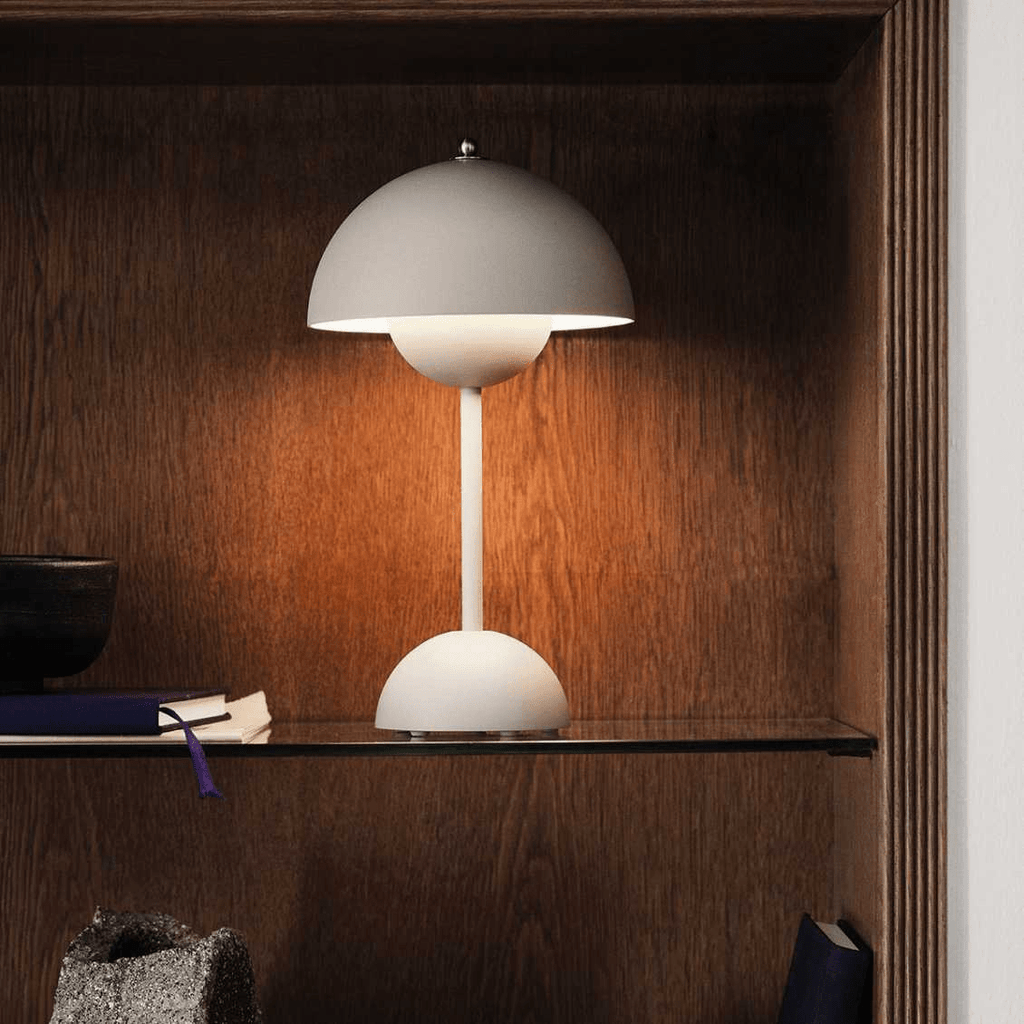 Irodai LED Lámpa – Modern egyszerűség és funkcionalitás 