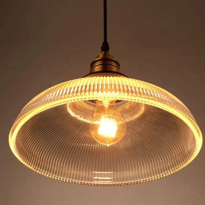 Suspensie din Sticlă – Design Contemporan 