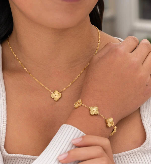 Ensemble De Bijoux   – Élégance Dorée En Acier Inoxydable