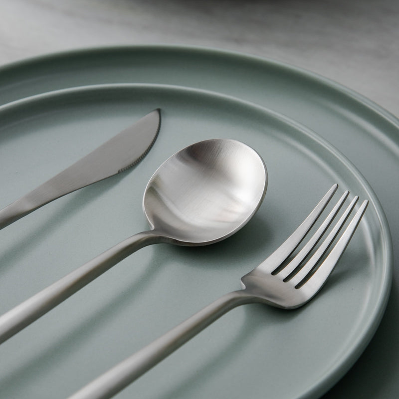 Besteckset – Schlichtes und Funktionales Design 