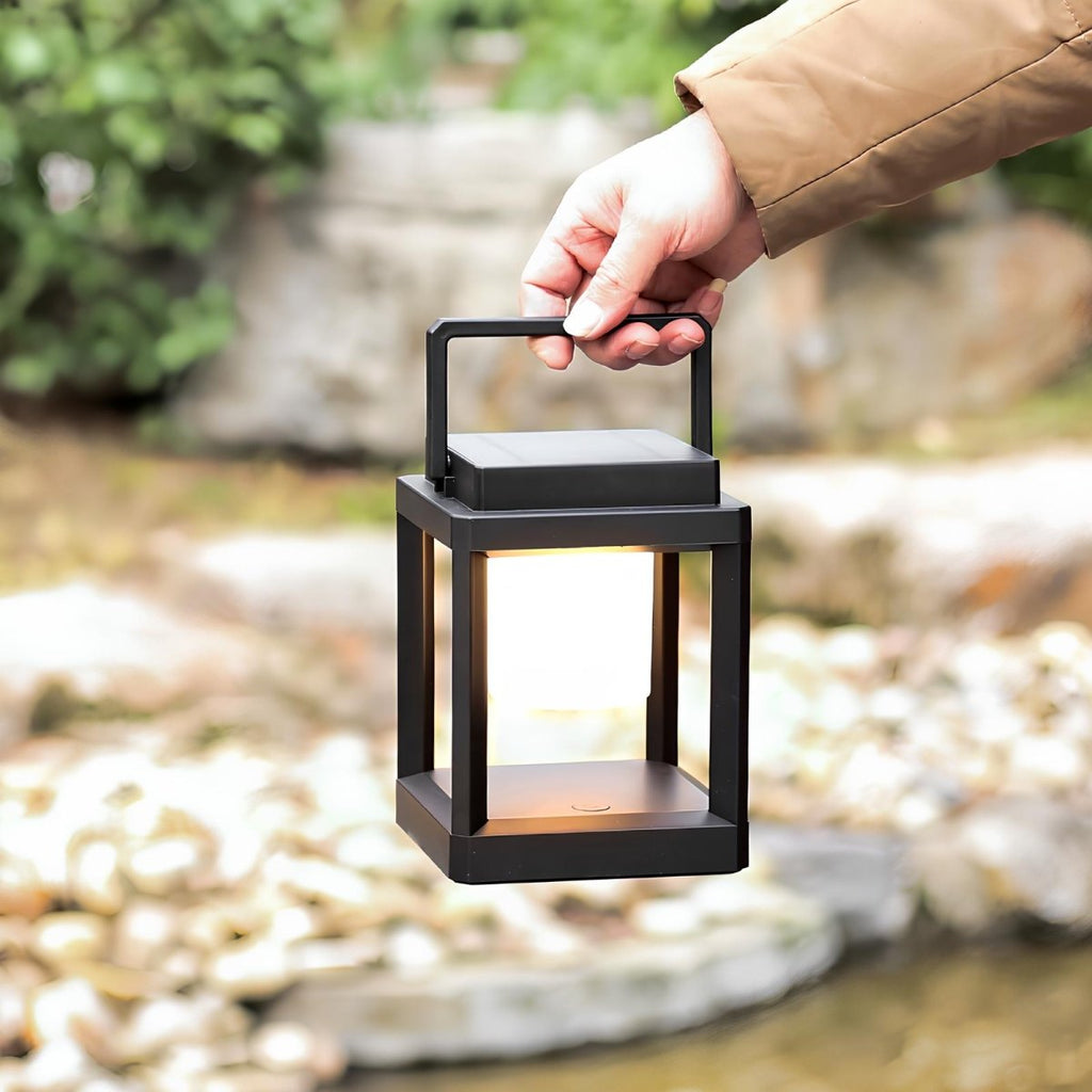 Moderní Solární Lampa – Elegantní a Trvanlivé Osvětlení 