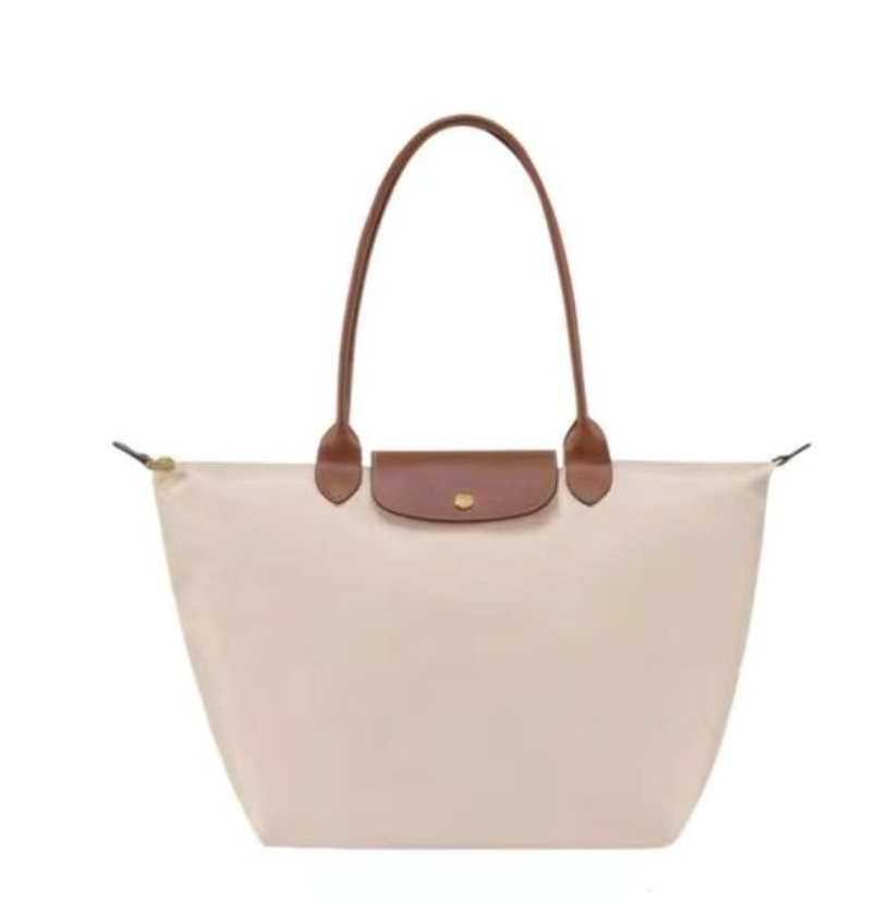 Pretty | Waterproof Tote Bag – Subtle Design and Careful Finishes 